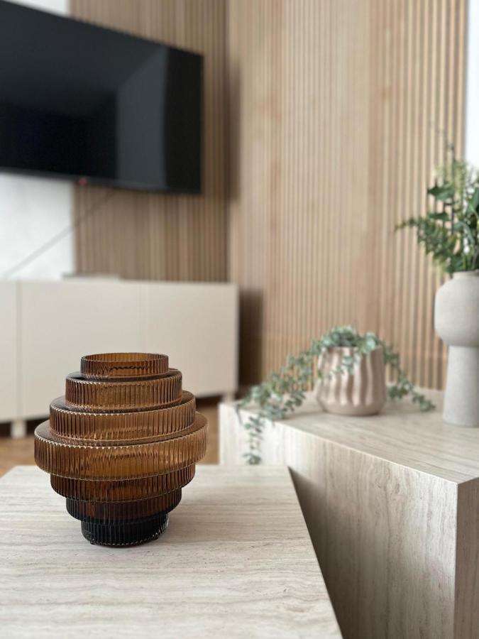 Designer Apartment Near Main Station Виена Екстериор снимка