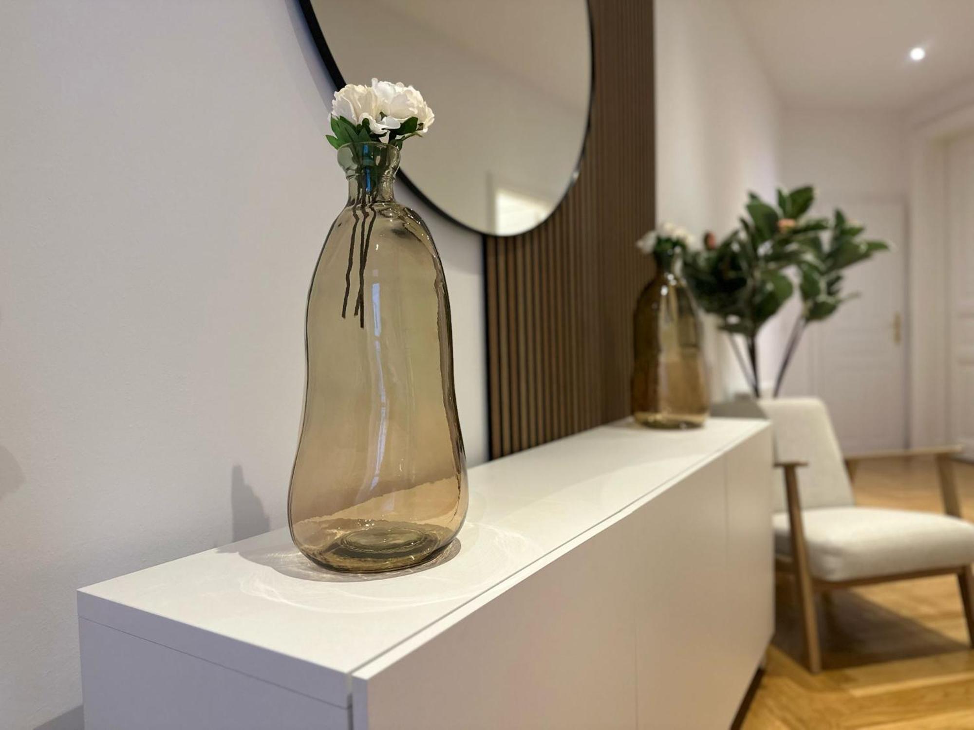 Designer Apartment Near Main Station Виена Екстериор снимка