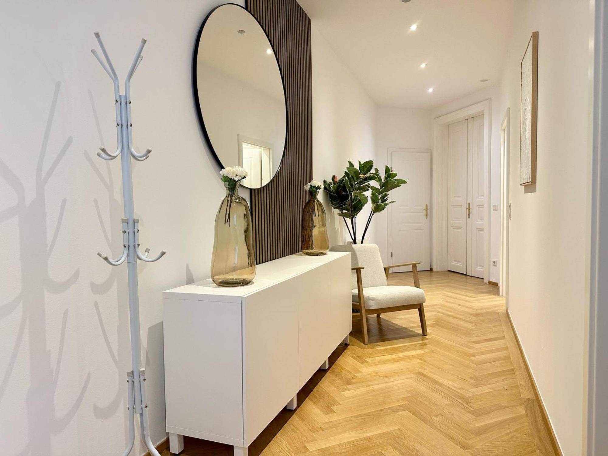 Designer Apartment Near Main Station Виена Екстериор снимка
